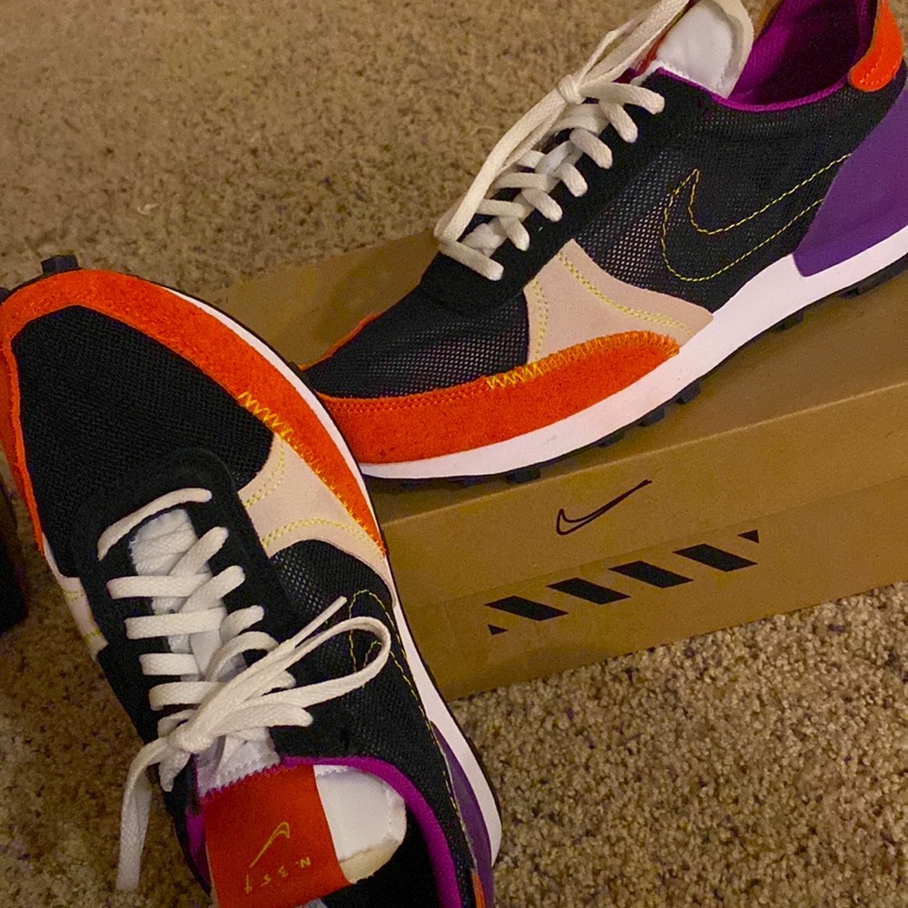 Nike Daybreak Type- purple Mantra Orange